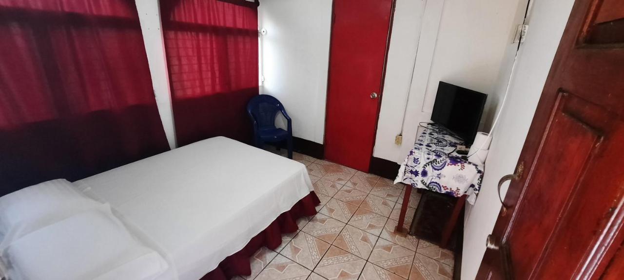 Tropical Dreams Hostel South End Екстериор снимка